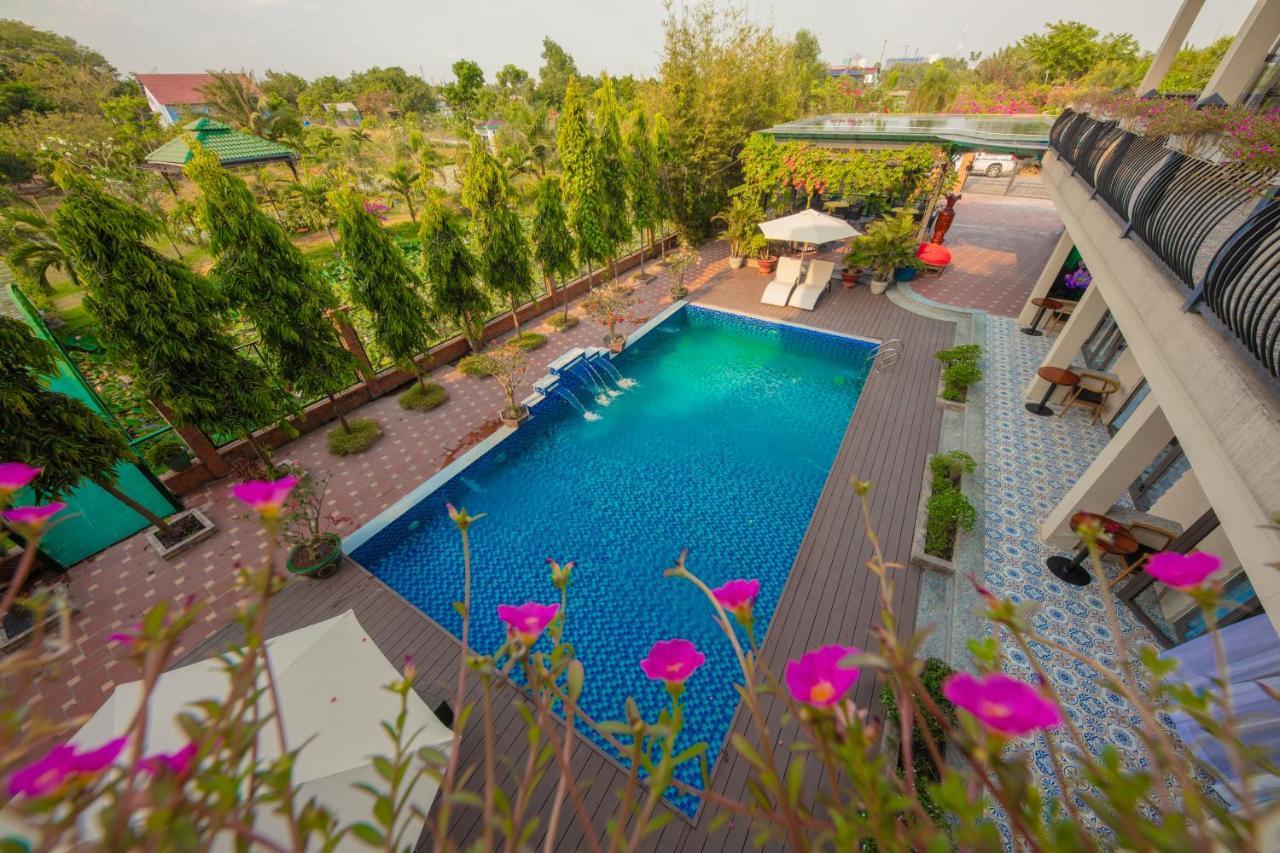 Hotel Khu Nghi Duong Huong Sen - Binh My, Cu Chi 3*