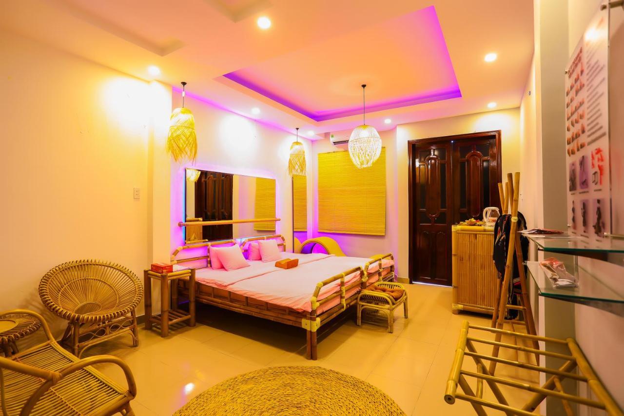 Love hotel Long Den Do