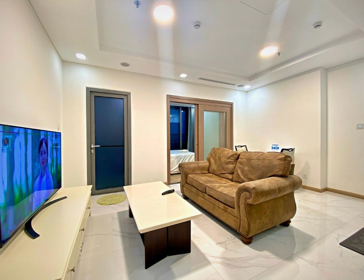 Vinhomes Landmark 81 *