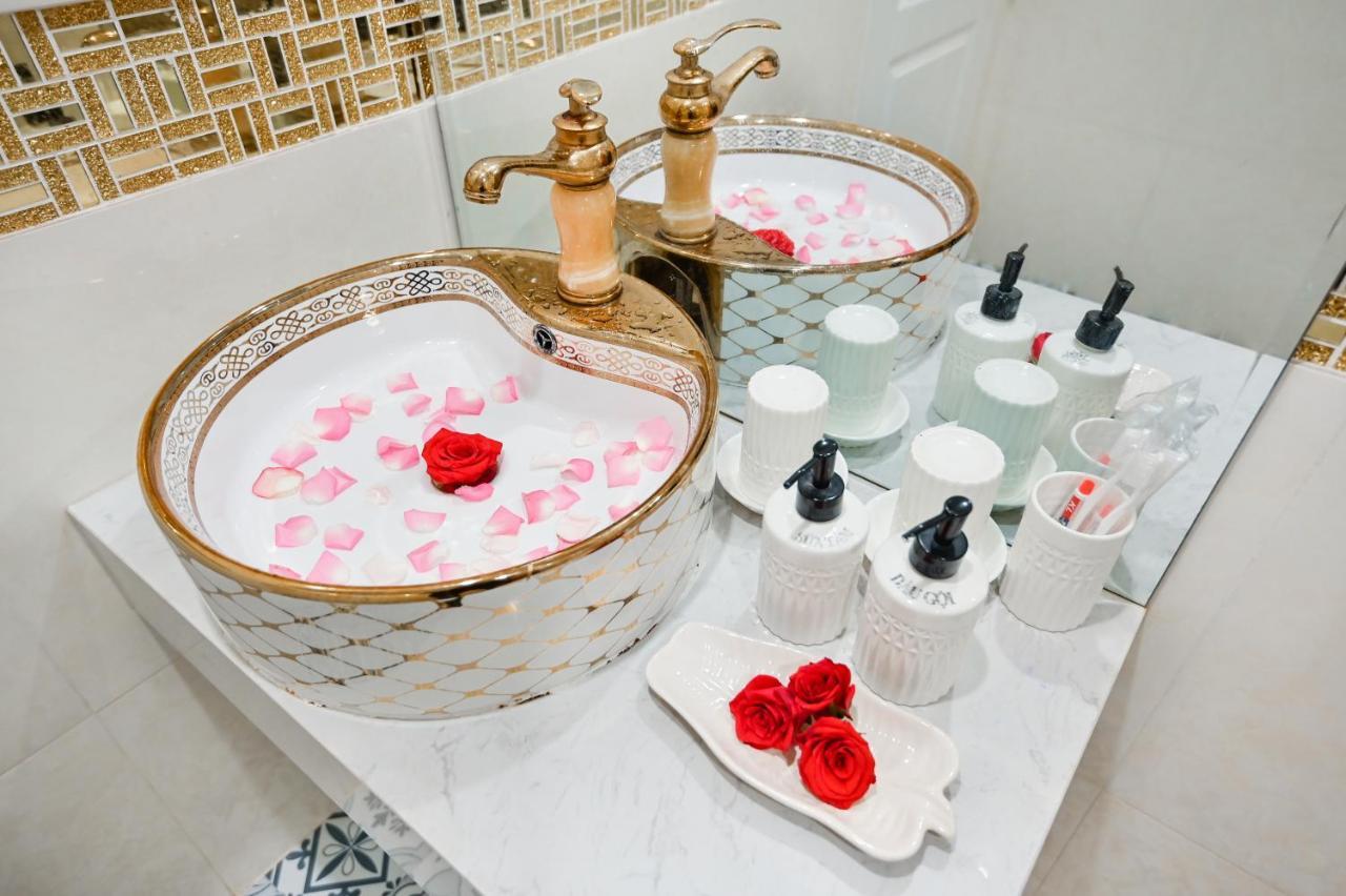 Khách sạn Joy Cong Hoa