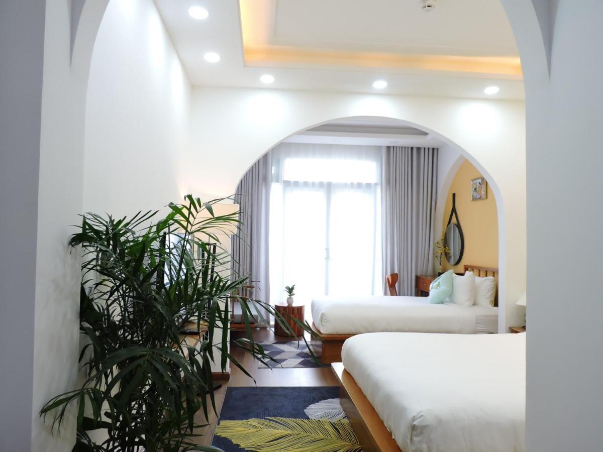 Chez Mimosa Corner - New Address 90 De Tham Ho Chi Minh City