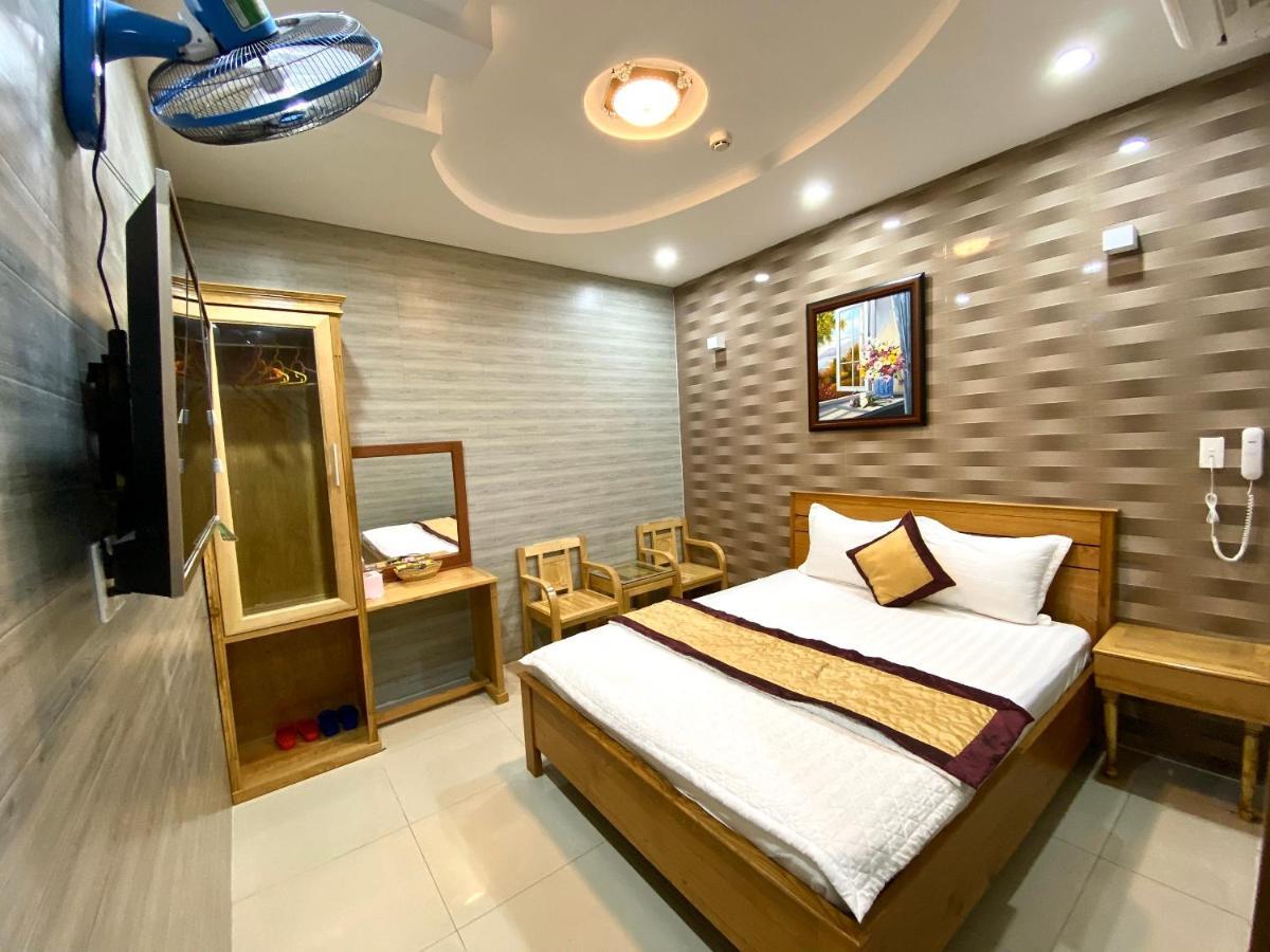 Hoang Quan Love hotel *