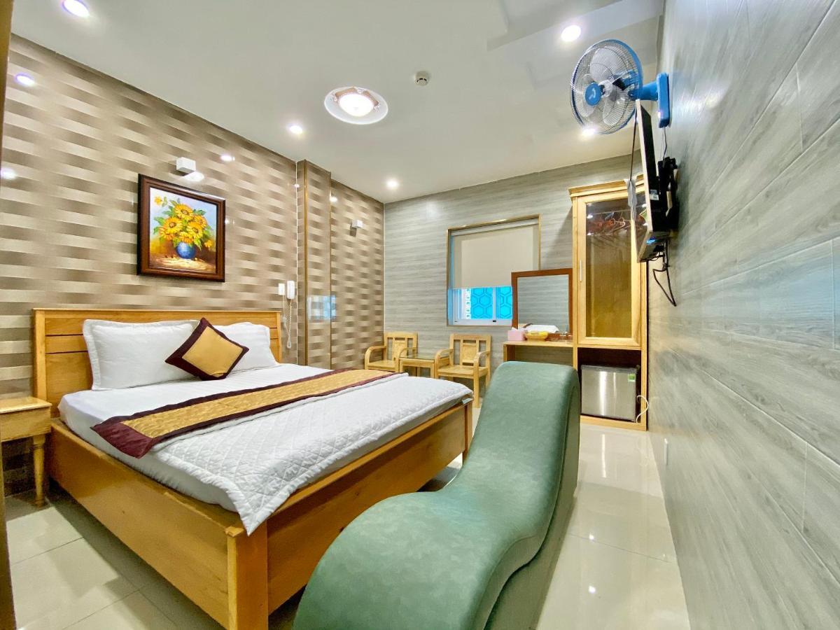 Hoang Quan Love hotel