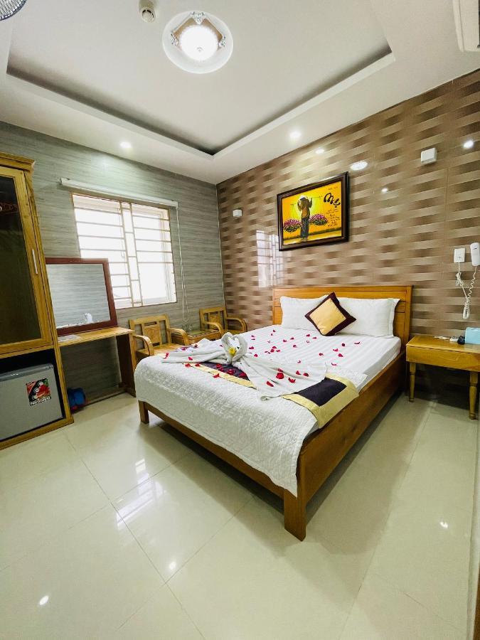 Love hotel Hoang Quan