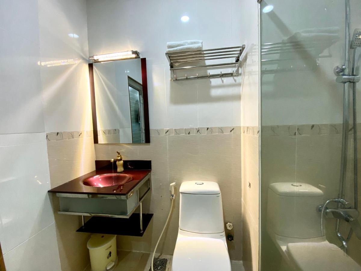 Hoang Quan Love hotel Ho Chi Minh City
