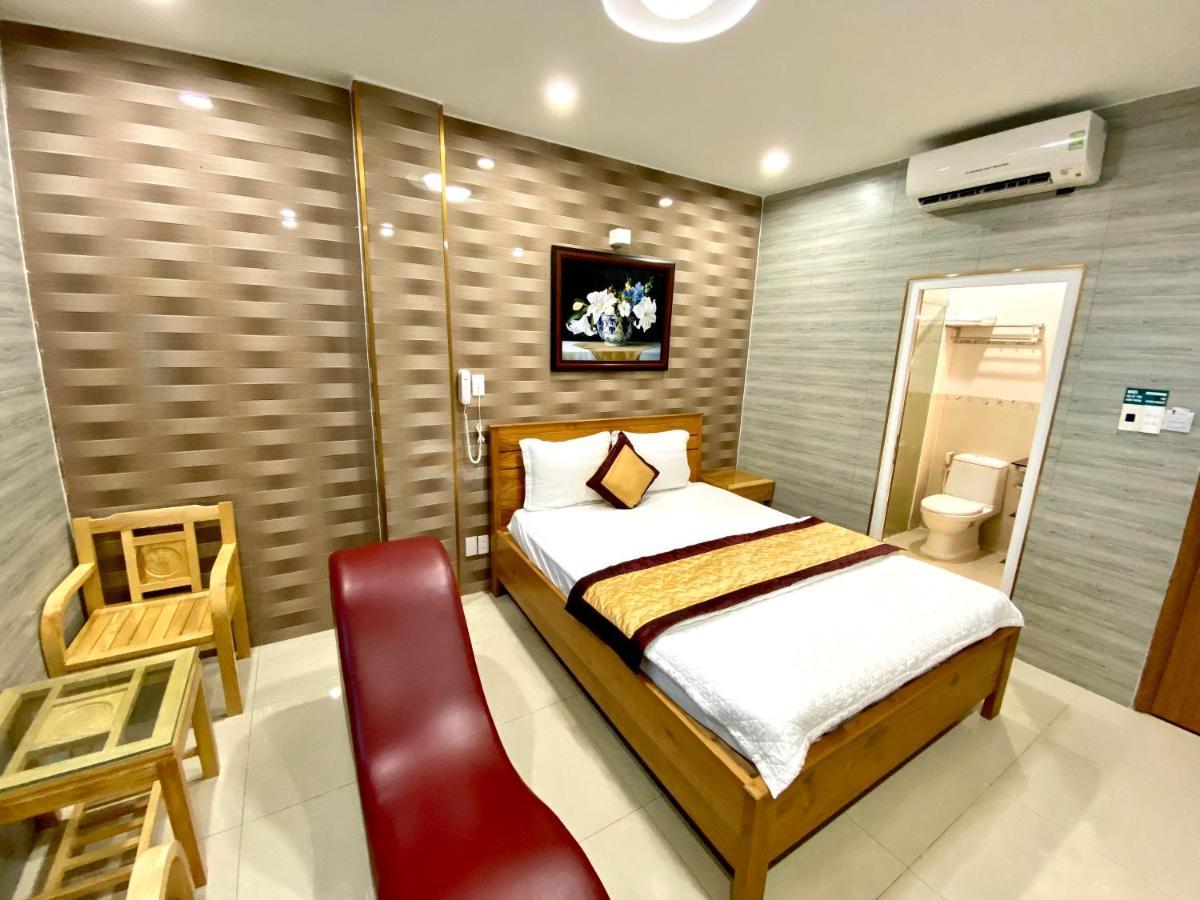 Hoang Quan Love hotel *