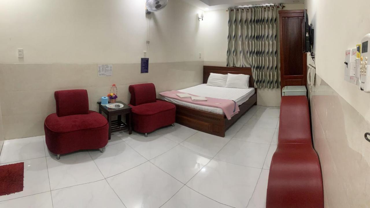 Ngoc Quy Hotel *