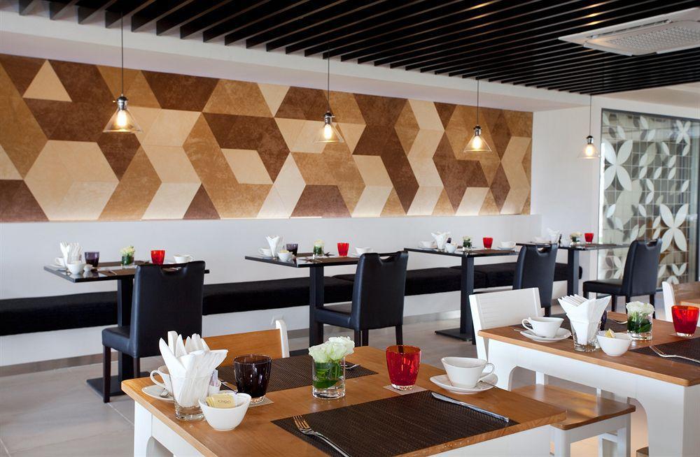 Novotel Living Saigon South Apartment *