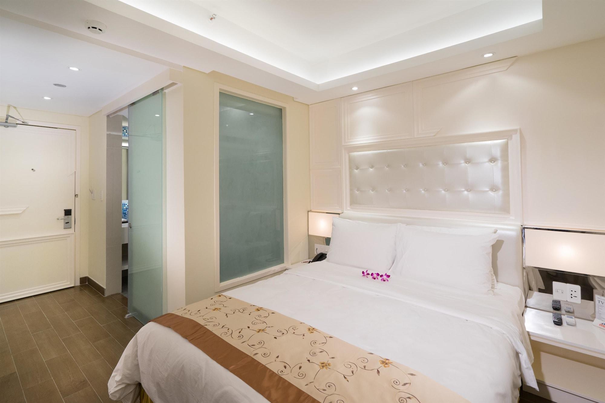 Empress Hotel 3*