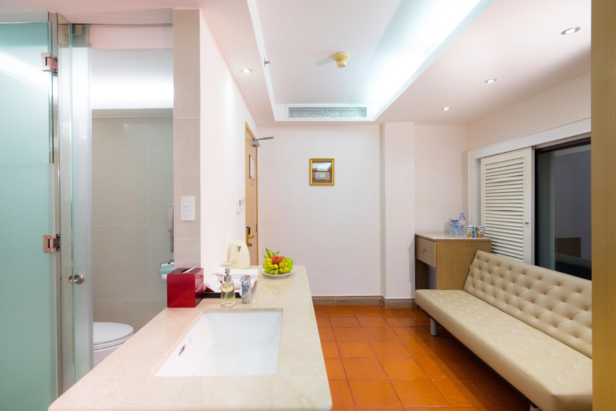 Hotel Empress 3*