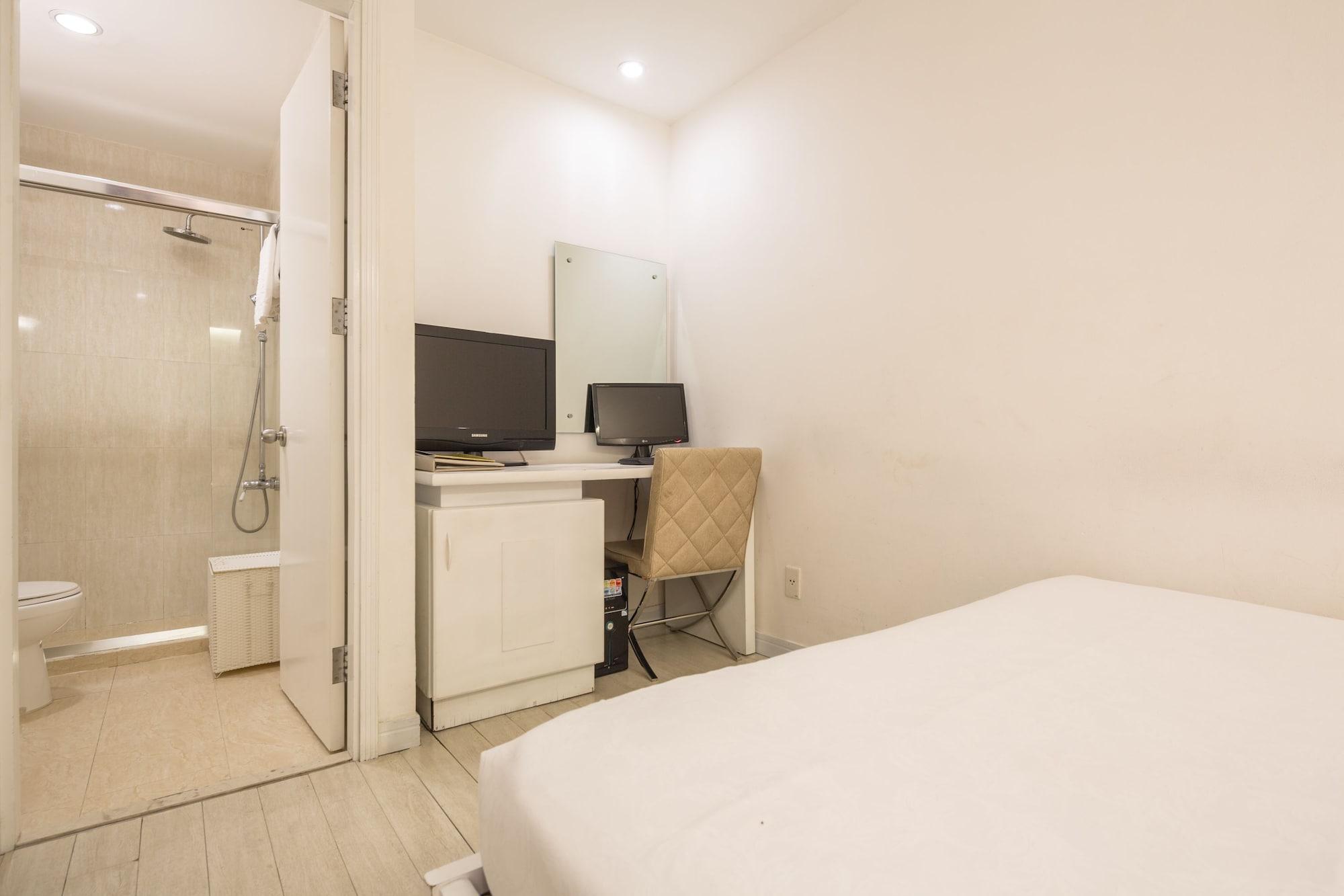 The White 8a Thai Lung Hotel