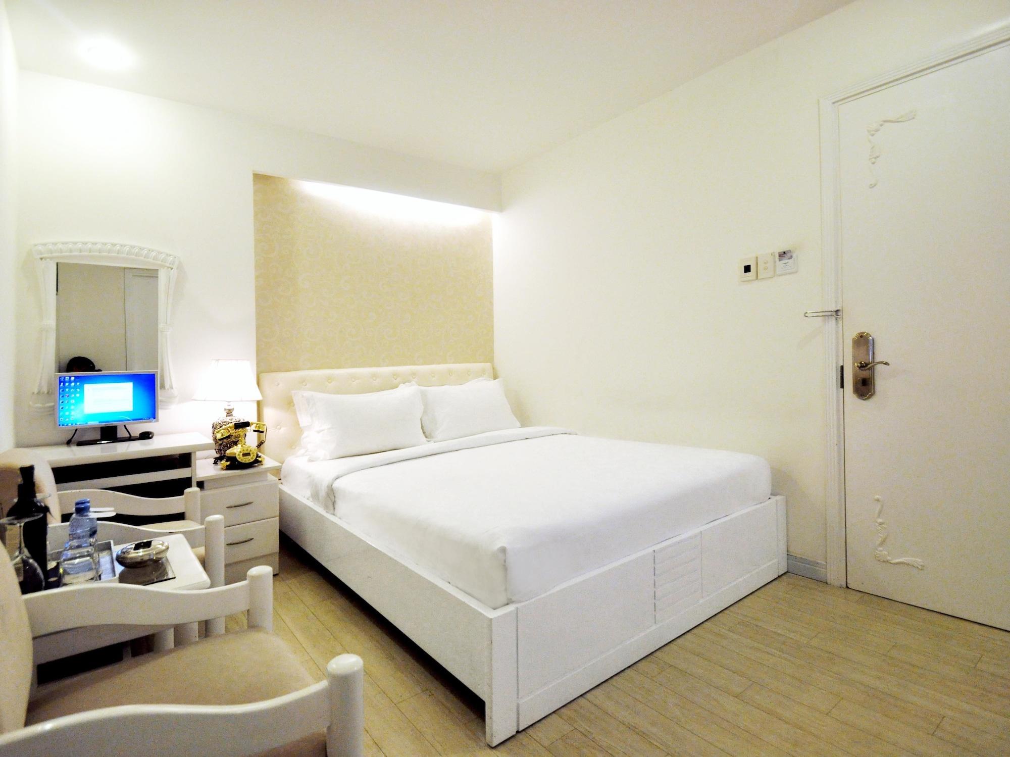 Hotel The White 8a Thai Lung Ho Chi Minh City