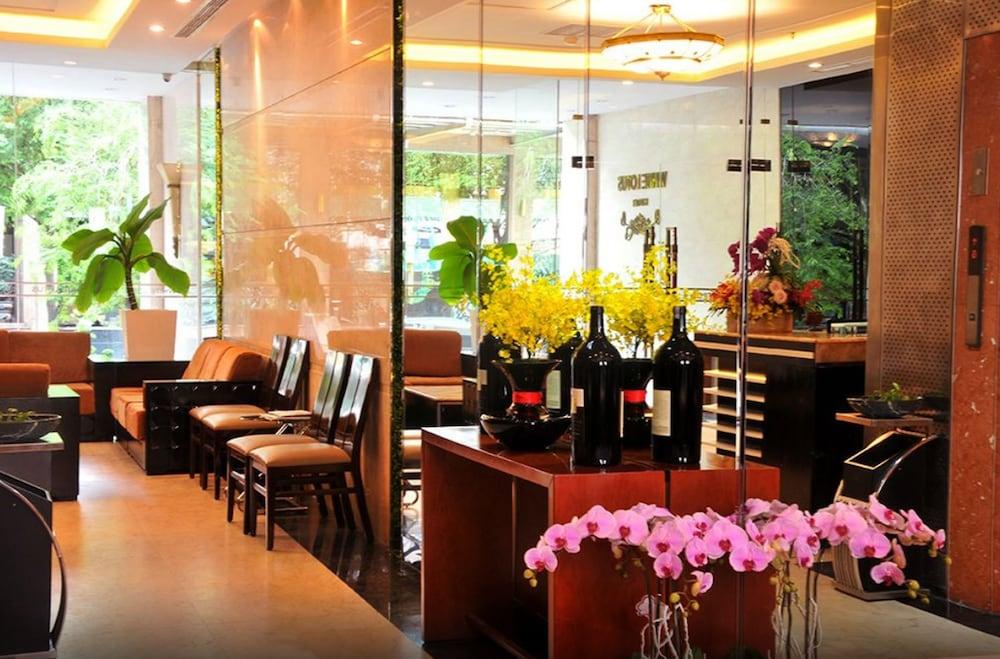 White Lotus Saigon Hotel 3*