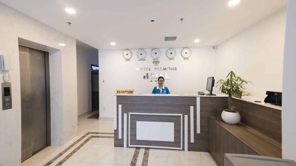 White Diamond - Airport Hotel