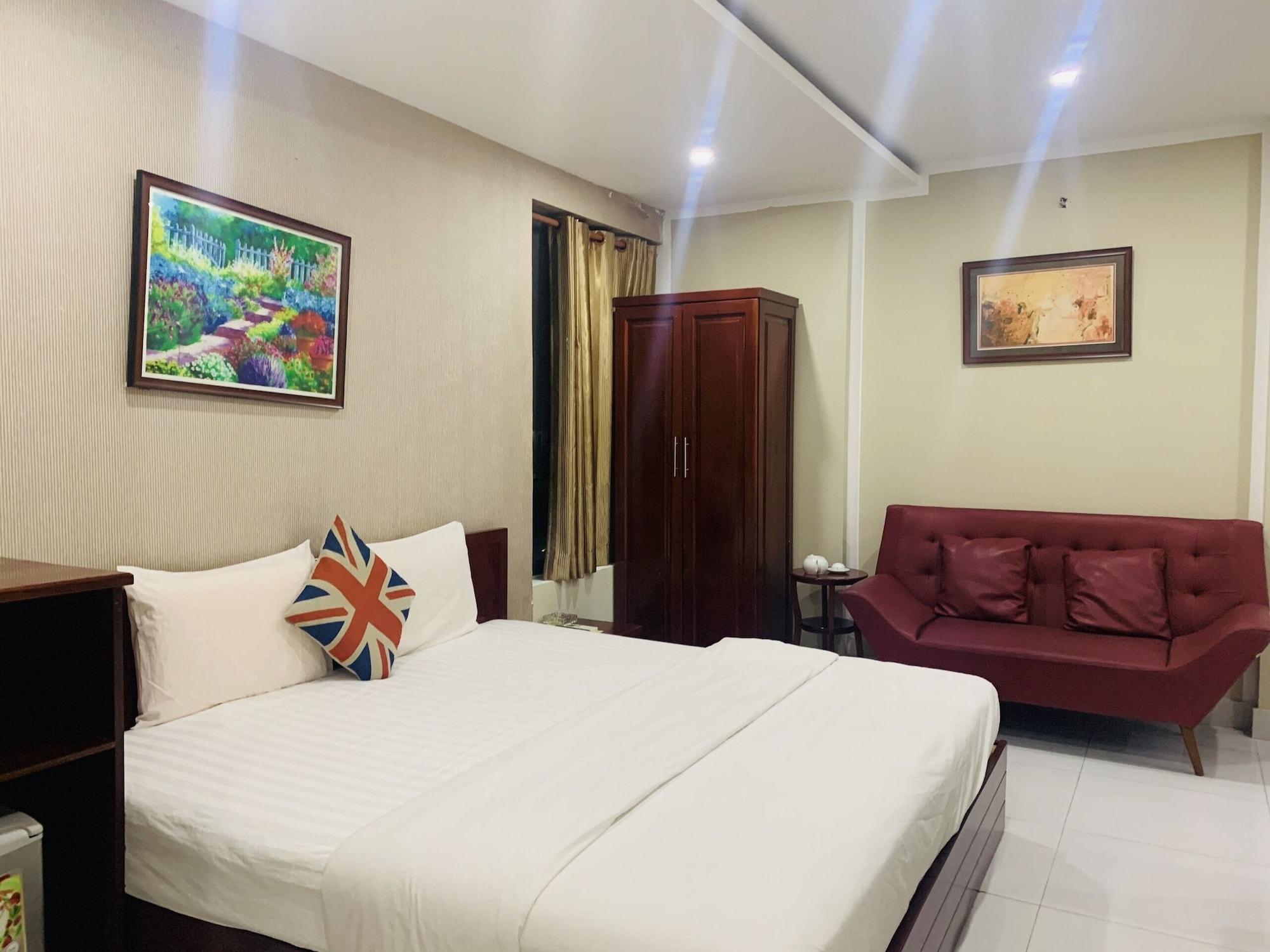 Hotel Mi Linh *