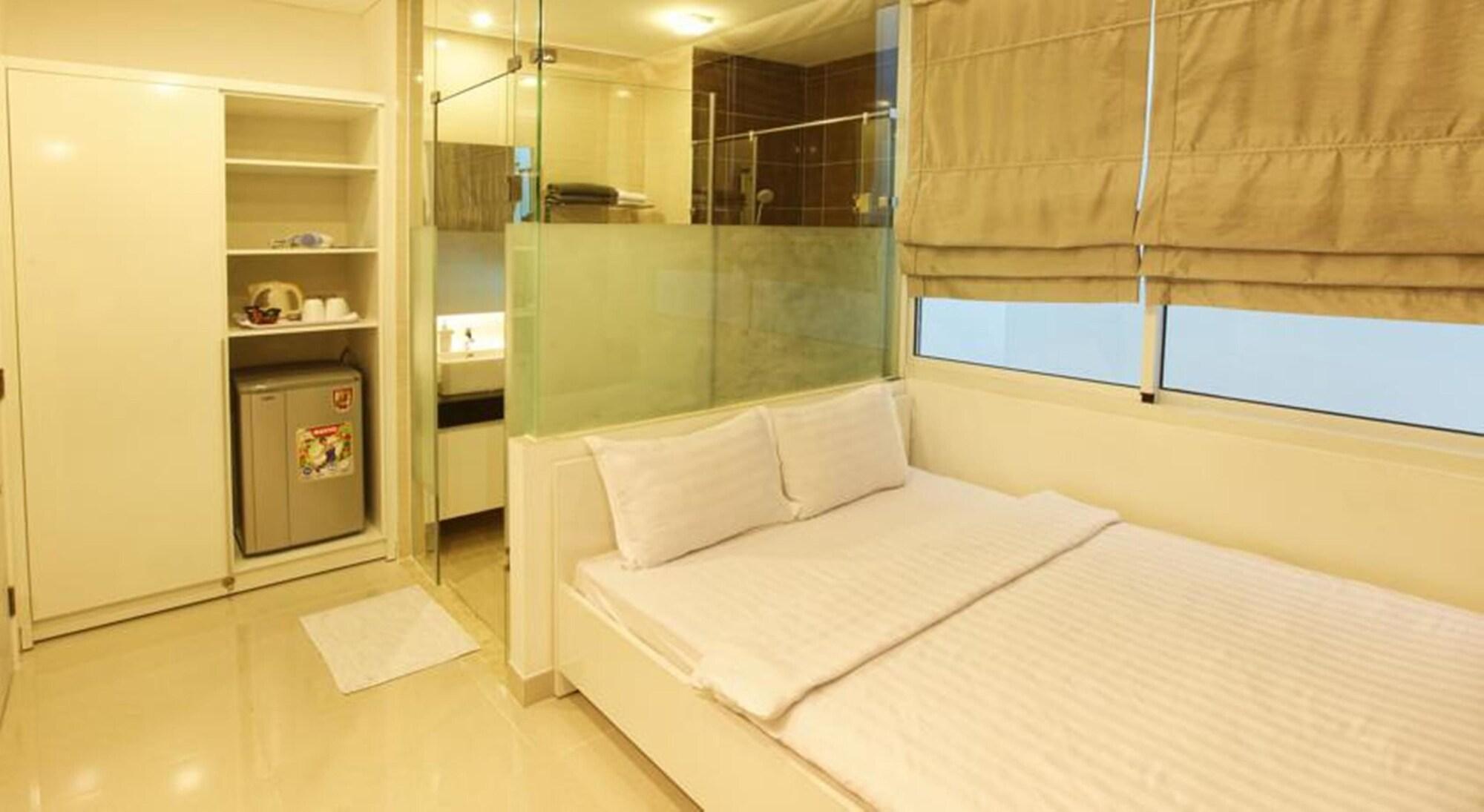 Yellow House Saigon Hotel