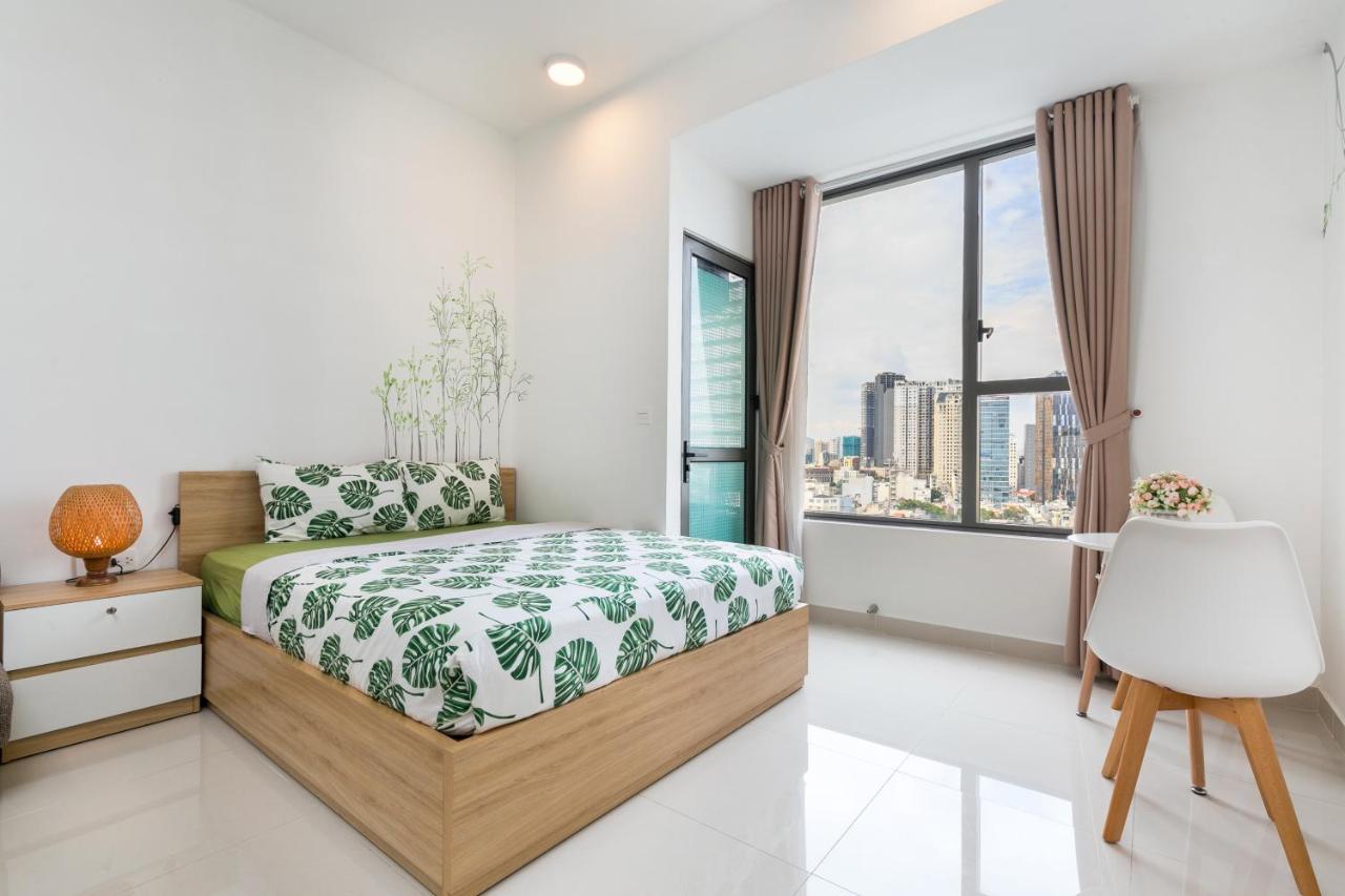 Apartment Infinity Pool Signature - Saigon Rivergate Ho Chi Minh City