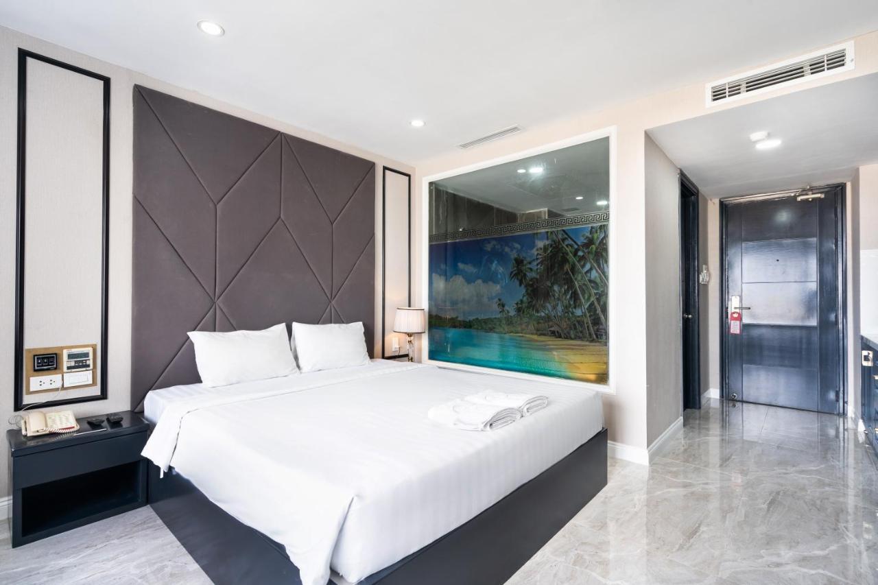 The Arrivals From Sunland Hotel 3*