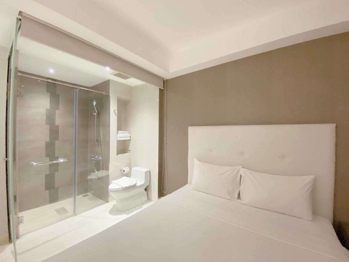 Khách sạn The Luxe