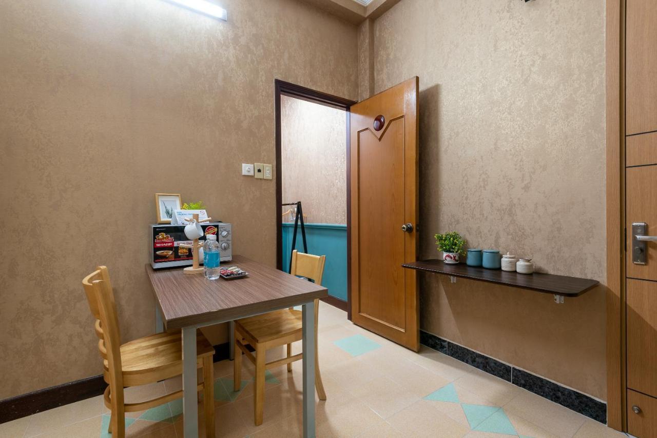 Cozrum Homes - Delightful Corner 2 Apartment Ho Chi Minh City