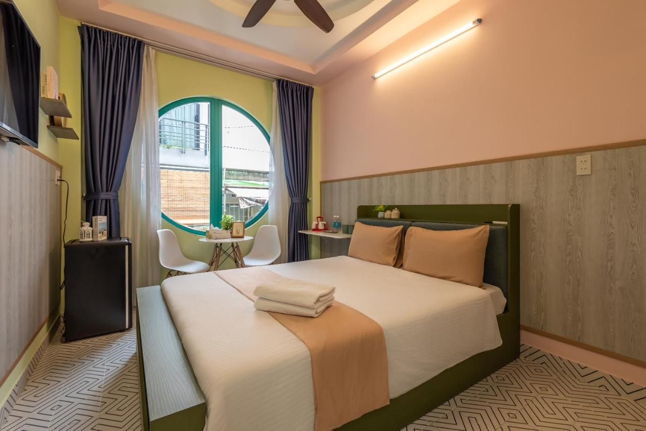 Cozrum Homes - Delightful Corner 2 Apartment Ho Chi Minh City