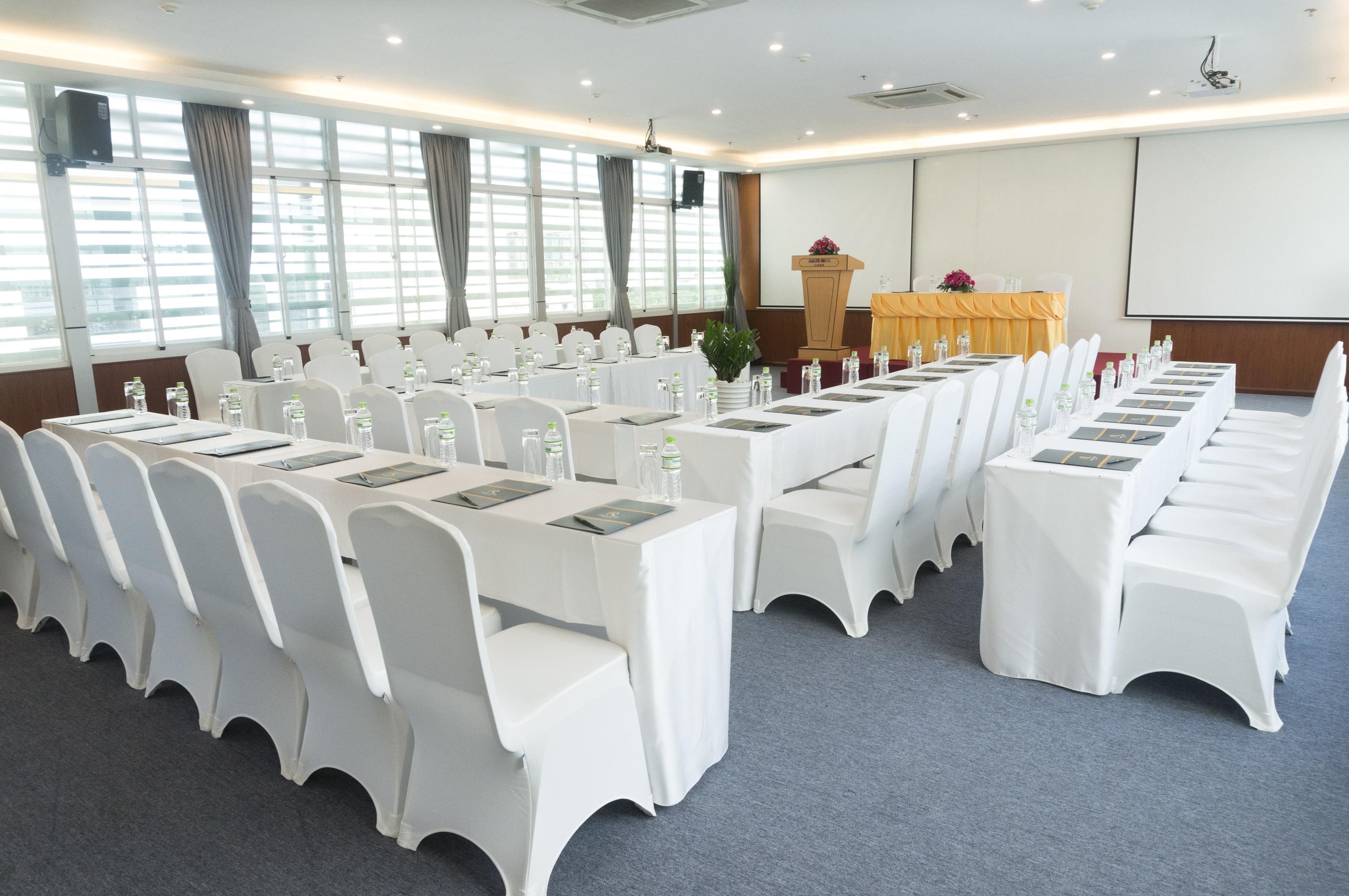 Hotel Aristo Saigon 4*