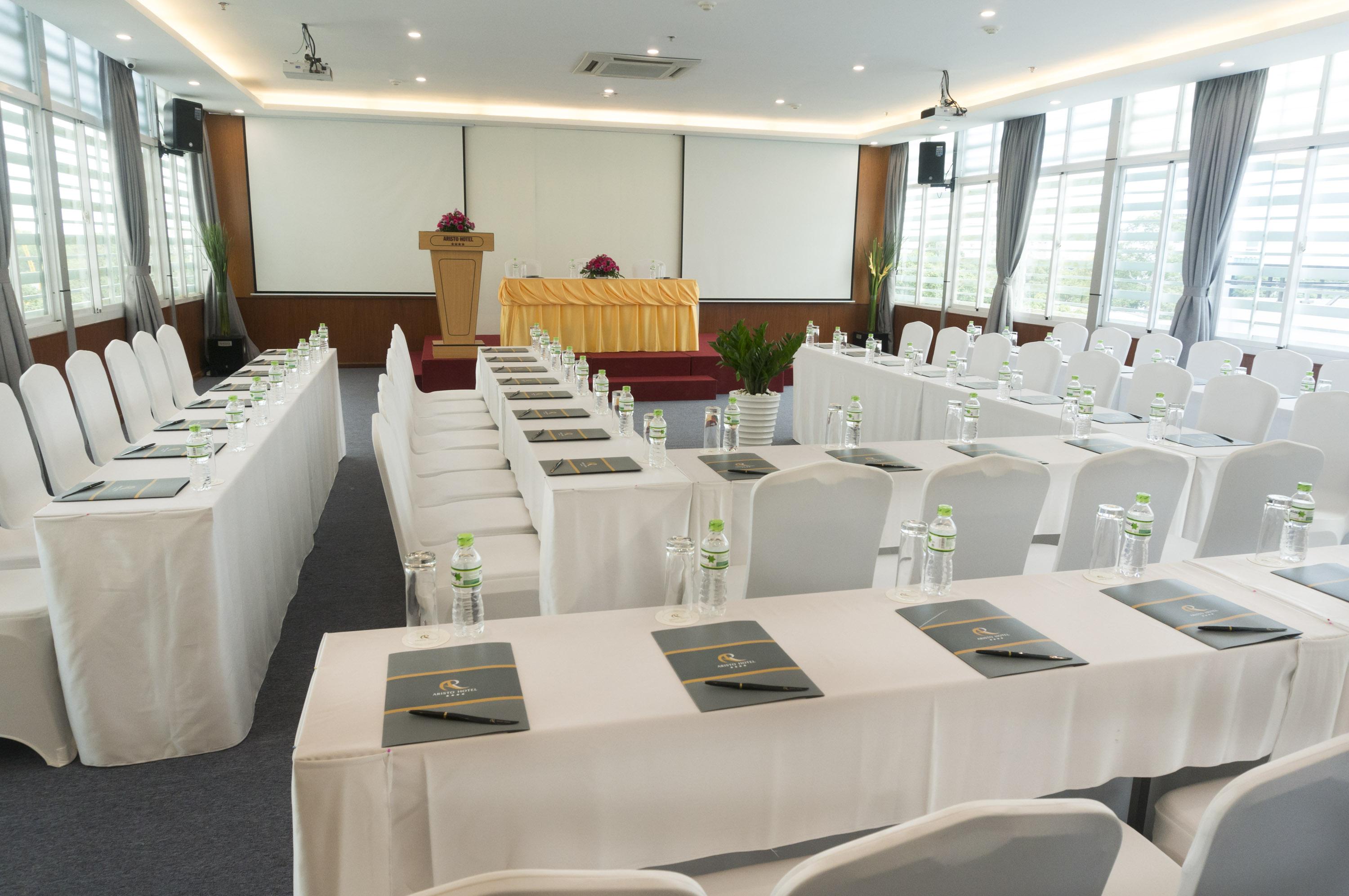 Hotel Aristo Saigon 4*