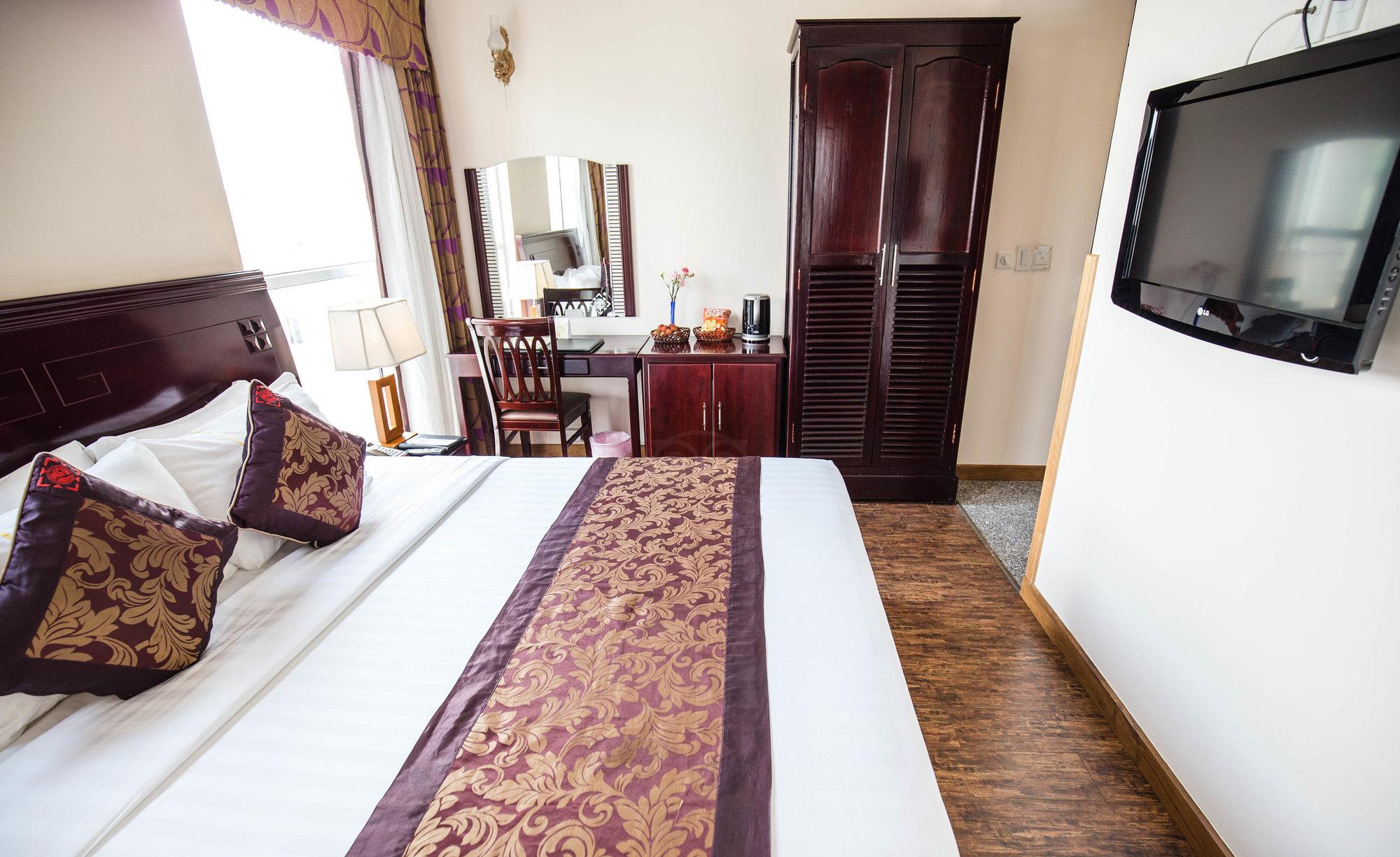 Golden Saigon Hotel 4*