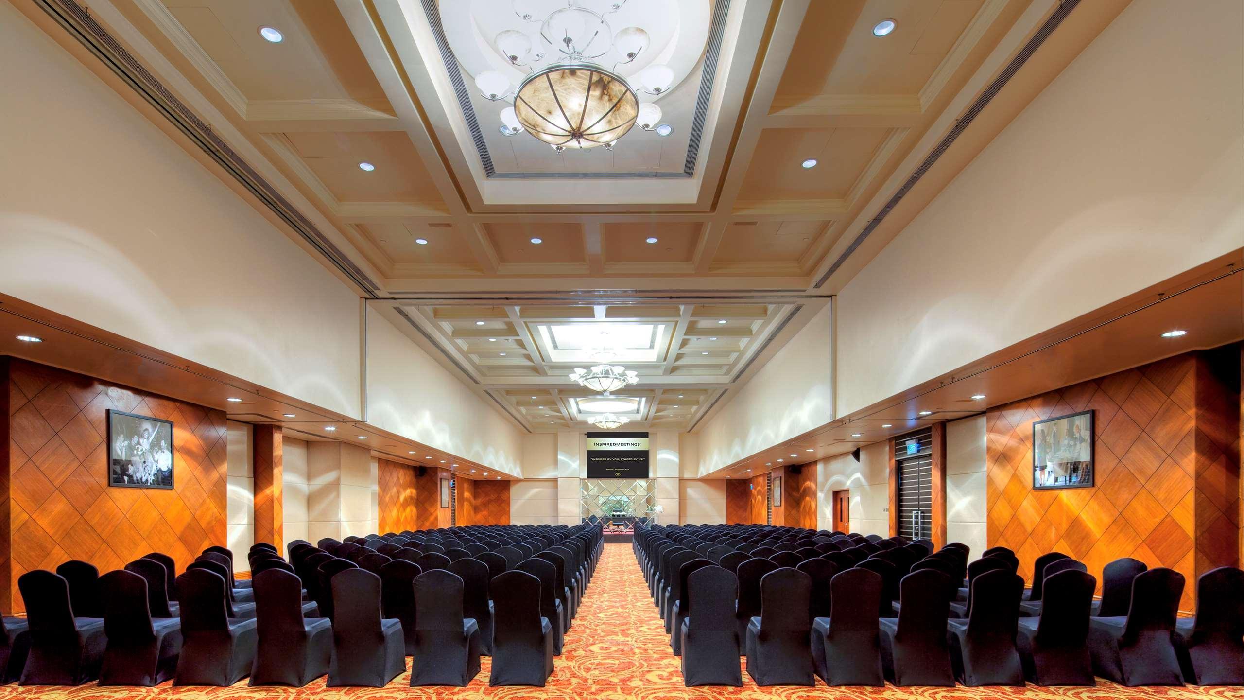 Sofitel Saigon Plaza Hotel 5*