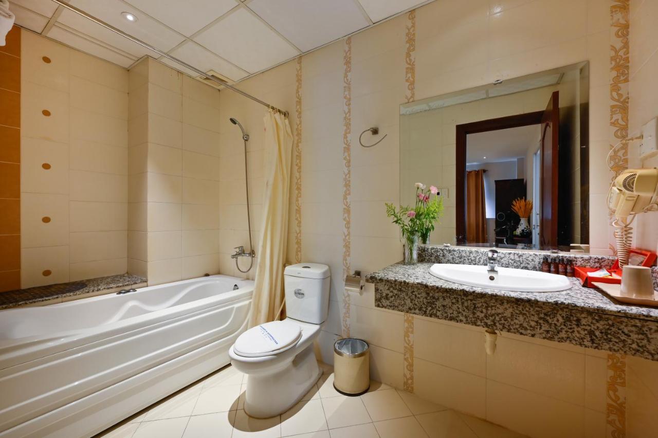 Hotel Cherry Hotel- Near Opera House
