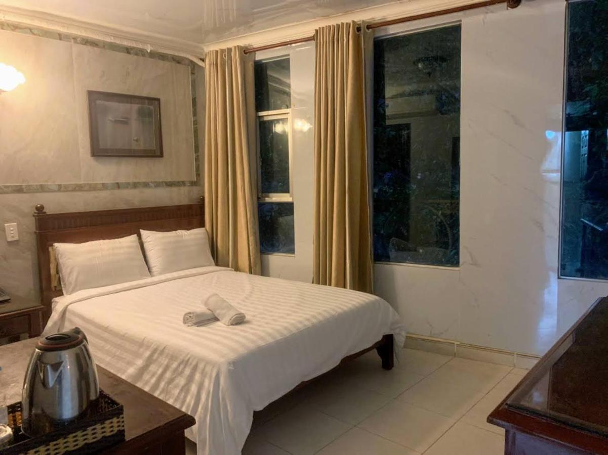 Nhu Y - City Centre Hotel *