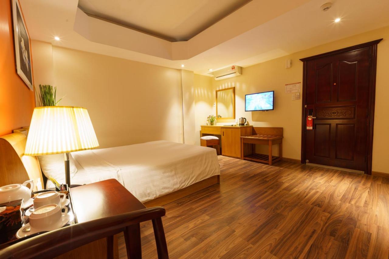 Hotel Roseland Corp