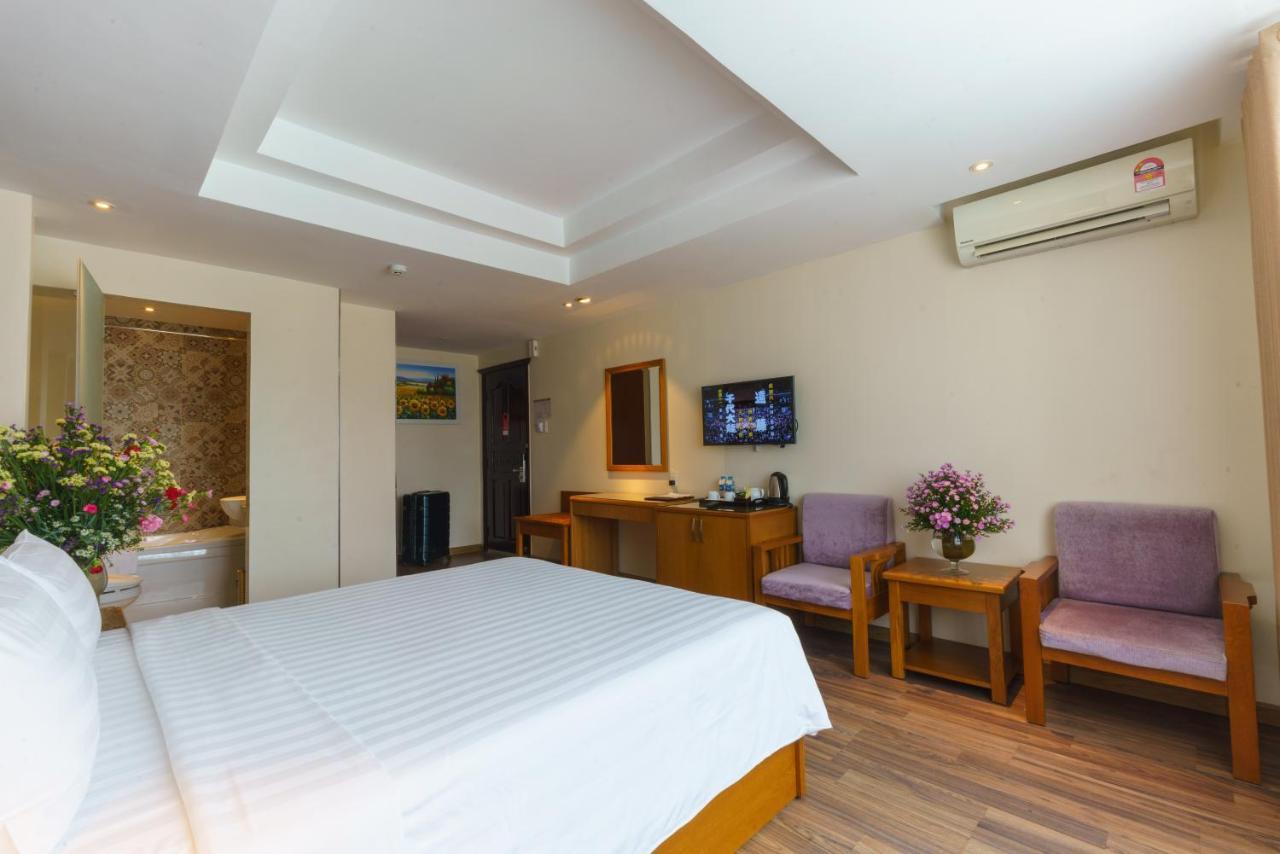 Roseland Corp Hotel