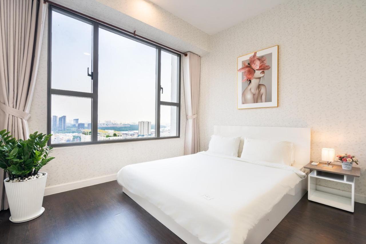 Apartment Infinity Pool Signature - Saigon Rivergate Ho Chi Minh City