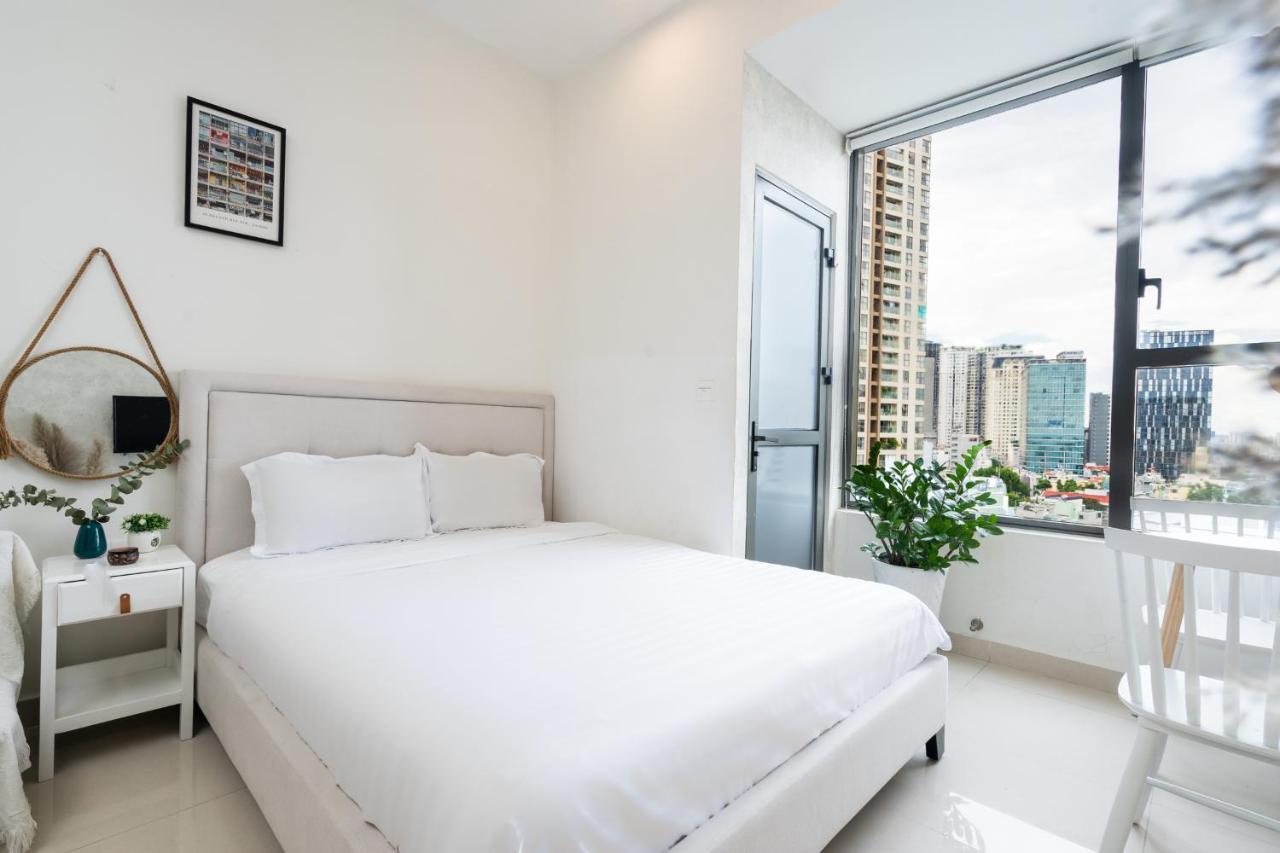 Apartment Infinity Pool Signature - Saigon Rivergate *