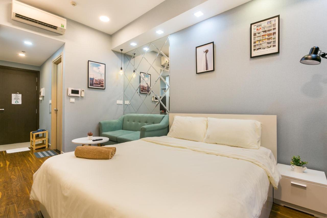 Apartment Infinity Pool Signature - Saigon Rivergate