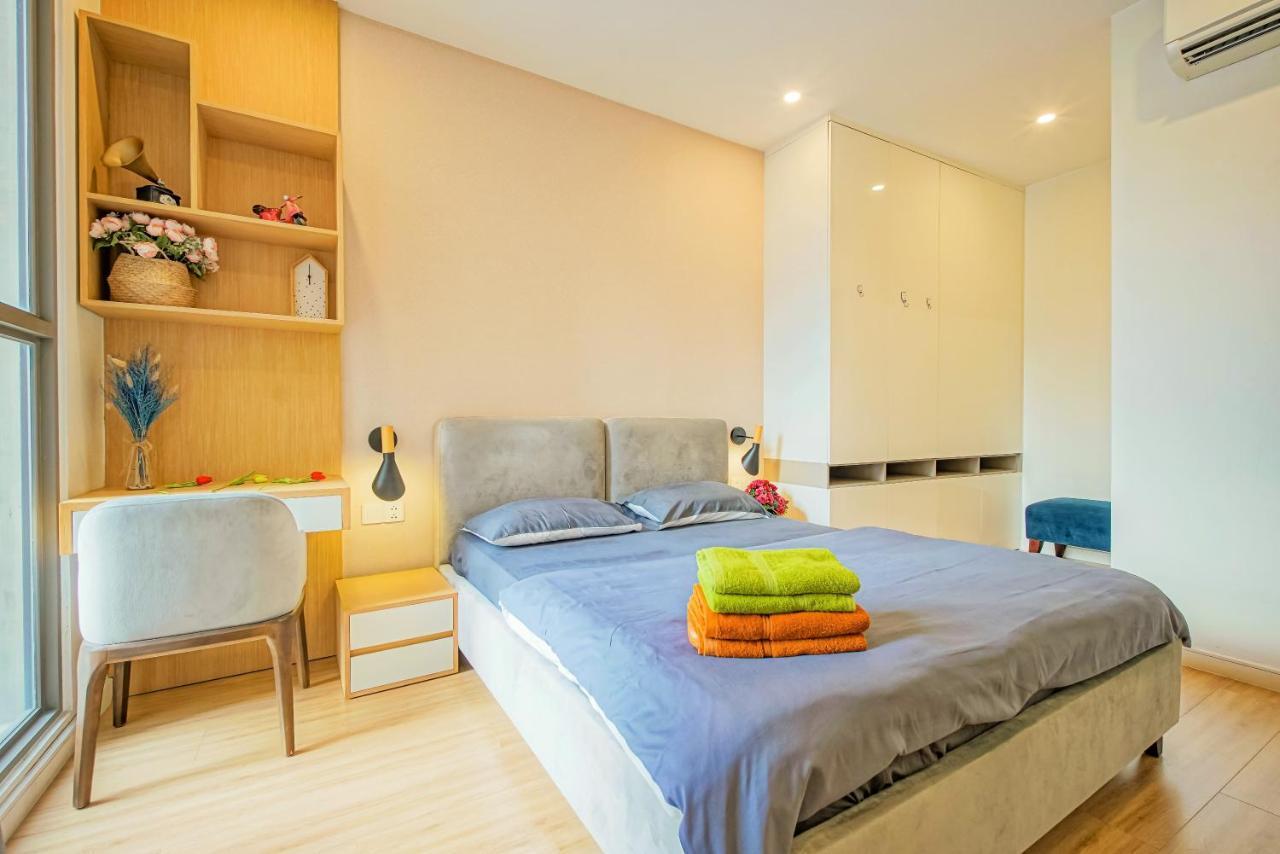 Soho Spacious Aparts, Location *