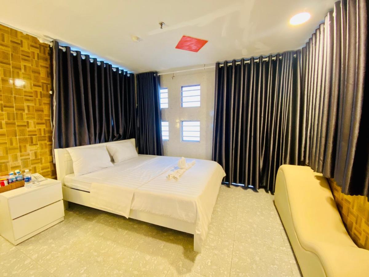 Jewel Hotel *