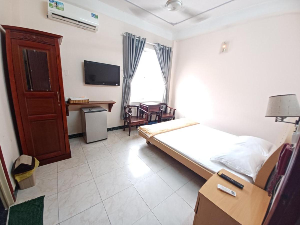 Hotel Nhat An *