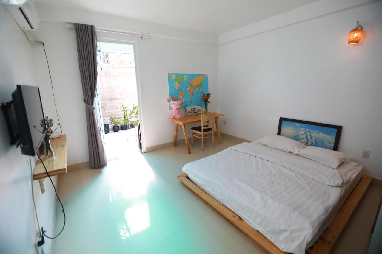 Khách sạn hẻo lánh Du 1 *