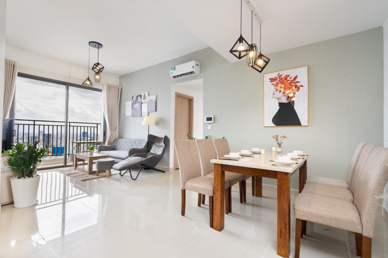 Infinity Pool Signature - Saigon Rivergate *