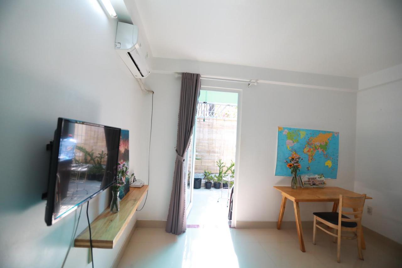 Khách sạn hẻo lánh Du 1 *