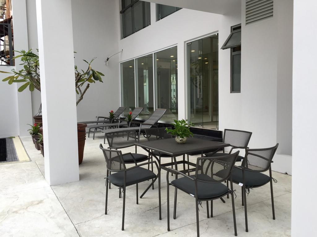 Glenwood Apartment