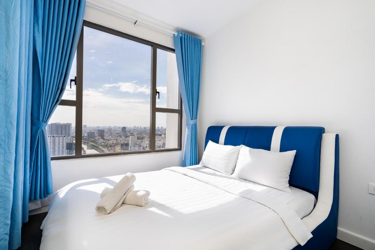 Apartment Infinity Pool Signature - Saigon Rivergate