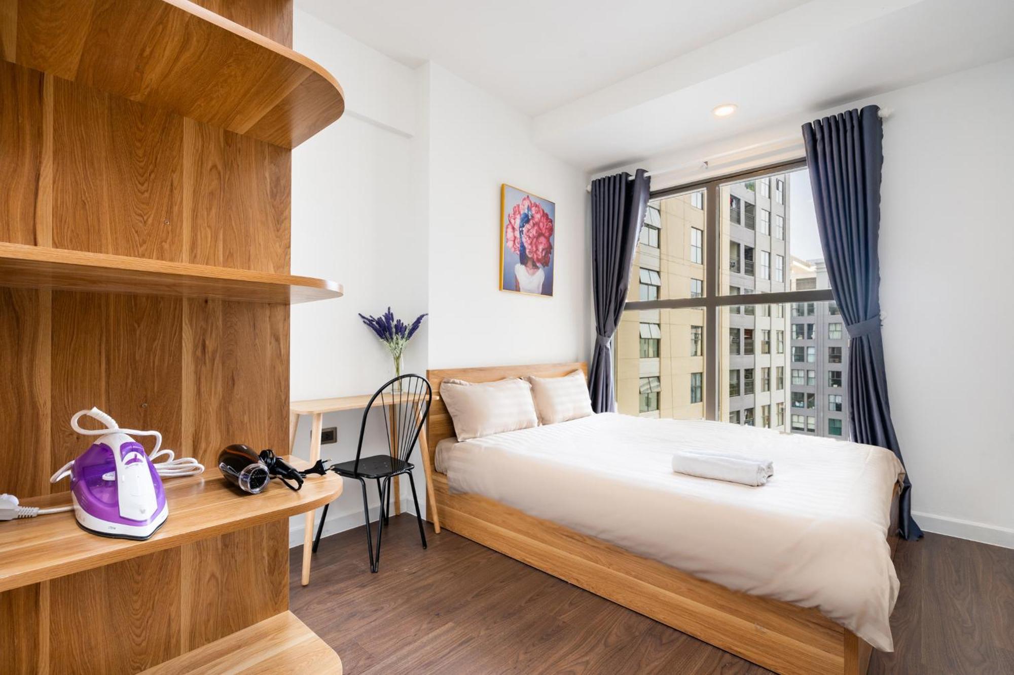 Price Saigon Royal 2 Bedrooms Apartment *