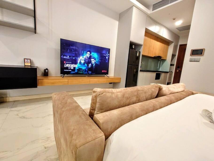 The Rixx @ Park Hyatt/smarttv65in/netflix Ho Chi Minh City
