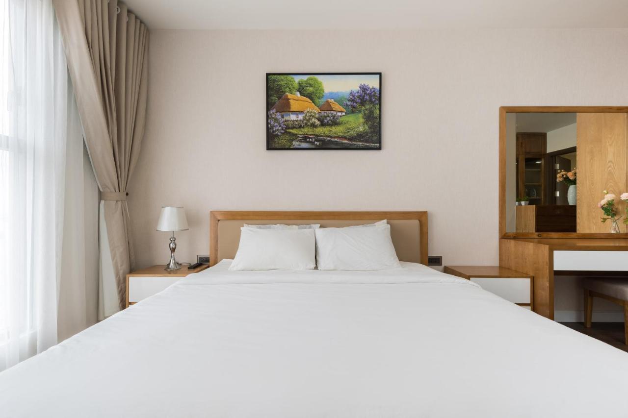 Saigon Royal 2 Bedrooms Amazing View For Over 30 Nights * Ho Chi Minh City