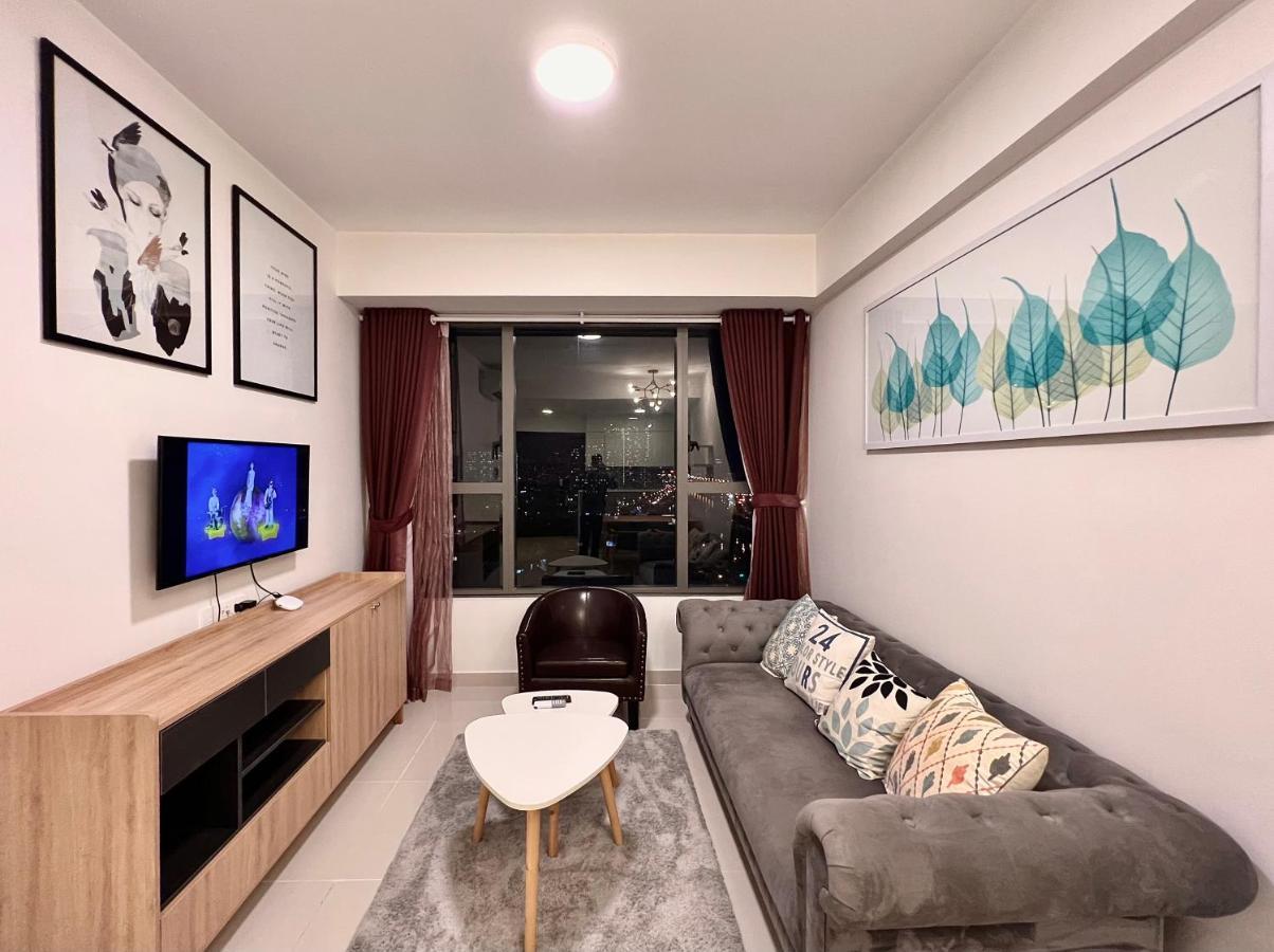 2brs View In The Heart Of Saigon - Free Infinity Pool Apartment