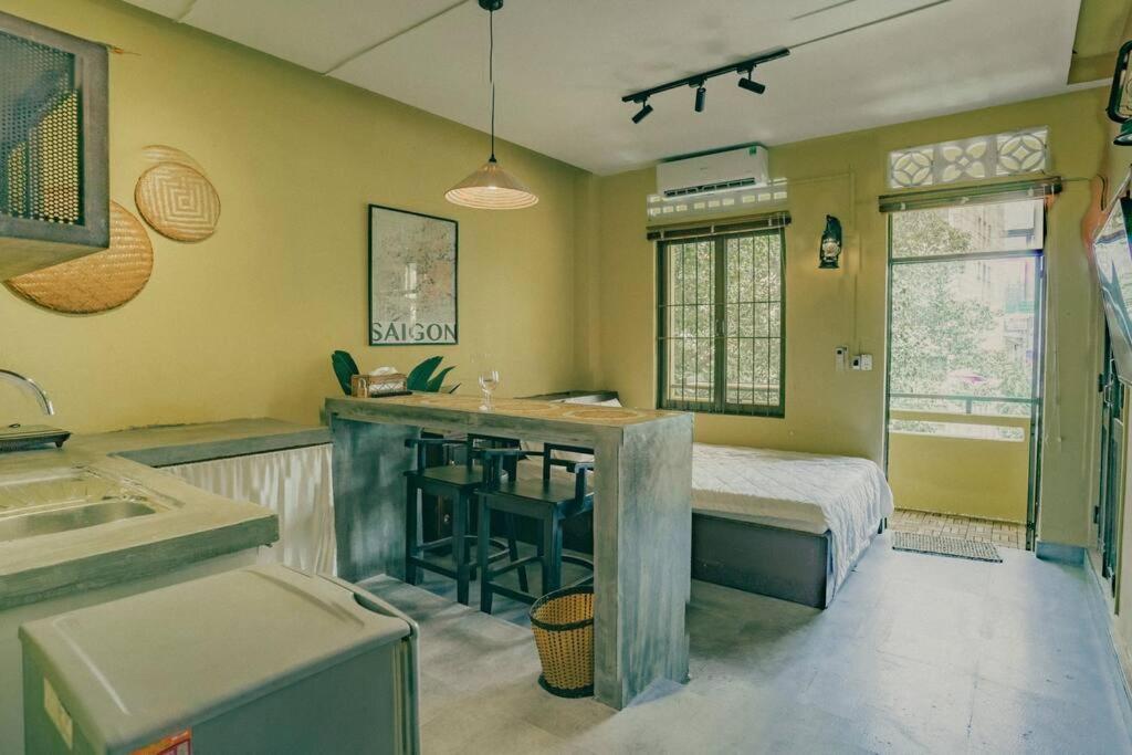 Stay&chill - S.4: Indochine Loft Nearby Bui Vien Apartment Ho Chi Minh City