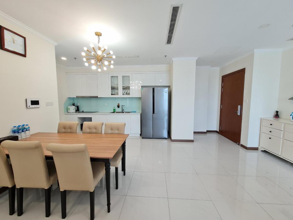Khách sạn hẻo lánh Vinhomes Serviced Yingstay New TP. Hồ Chí Minh